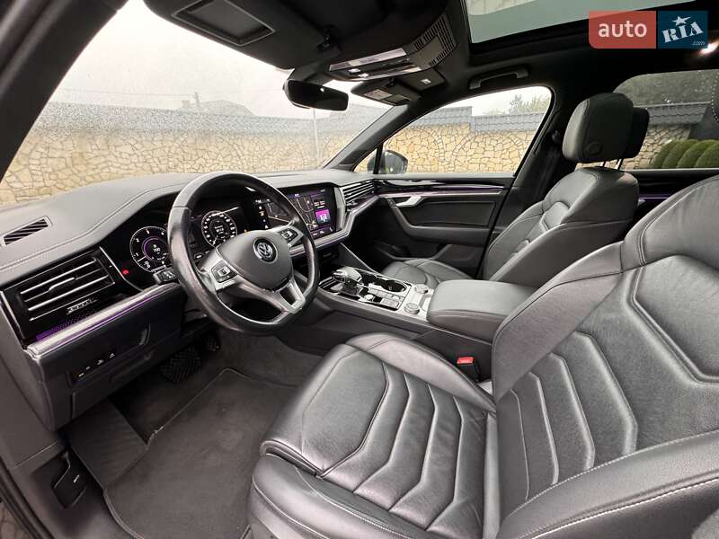 Внедорожник / Кроссовер Volkswagen Touareg 2019 в Львове фото 27 Внедорожник / Кроссовер Volkswagen Touareg 2019 в Львове