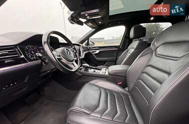 Внедорожник / Кроссовер Volkswagen Touareg 2019 в 