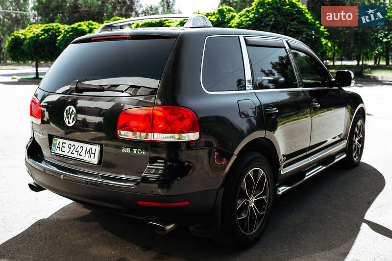 Внедорожник / Кроссовер Volkswagen Touareg 2004 в 