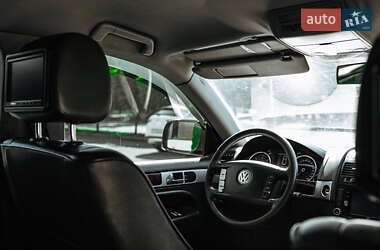 Внедорожник / Кроссовер Volkswagen Touareg 2004 в 