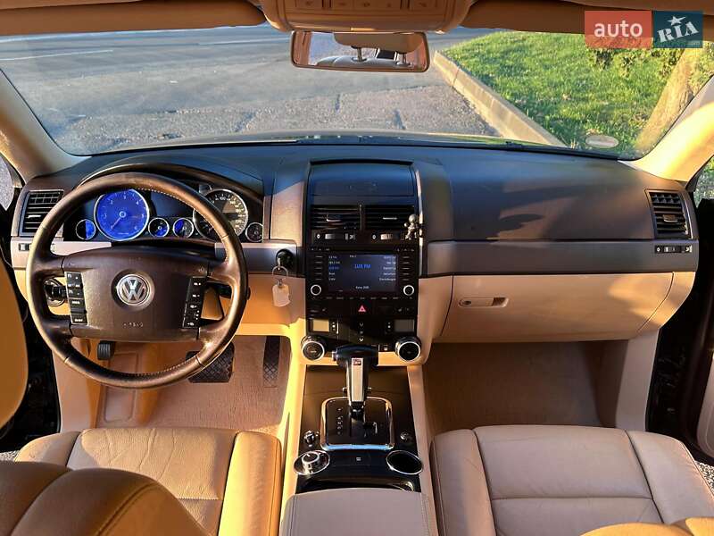 Внедорожник / Кроссовер Volkswagen Touareg 2007 в Черновцах