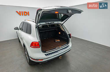 Внедорожник / Кроссовер Volkswagen Touareg 2015 в 