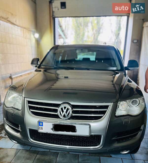 Внедорожник / Кроссовер Volkswagen Touareg 2008 в Славянске