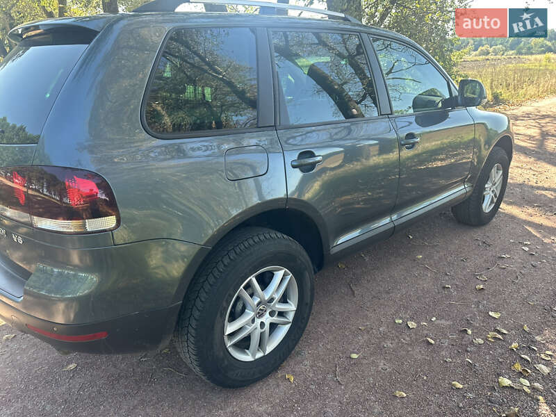 Внедорожник / Кроссовер Volkswagen Touareg 2008 в Овруче