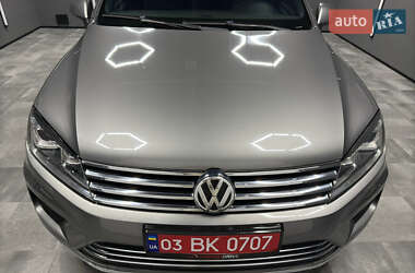 Внедорожник / Кроссовер Volkswagen Touareg 2016 в 