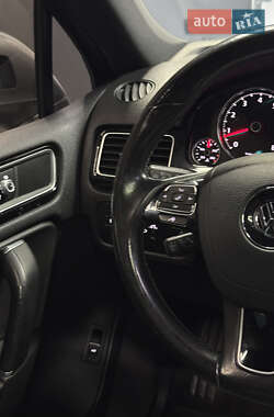 Внедорожник / Кроссовер Volkswagen Touareg 2016 в 