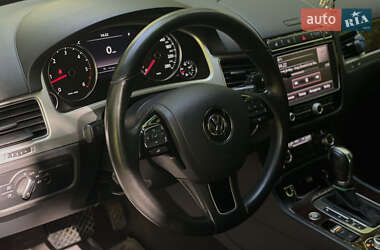 Внедорожник / Кроссовер Volkswagen Touareg 2017 в 