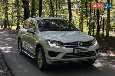 Внедорожник / Кроссовер Volkswagen Touareg 2017 в Ужгороде