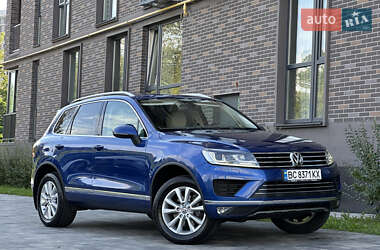 Внедорожник / Кроссовер Volkswagen Touareg 2014 в Львове