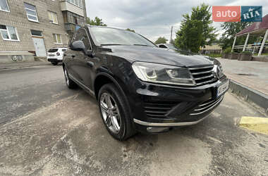 Внедорожник / Кроссовер Volkswagen Touareg 2015 в Житомире