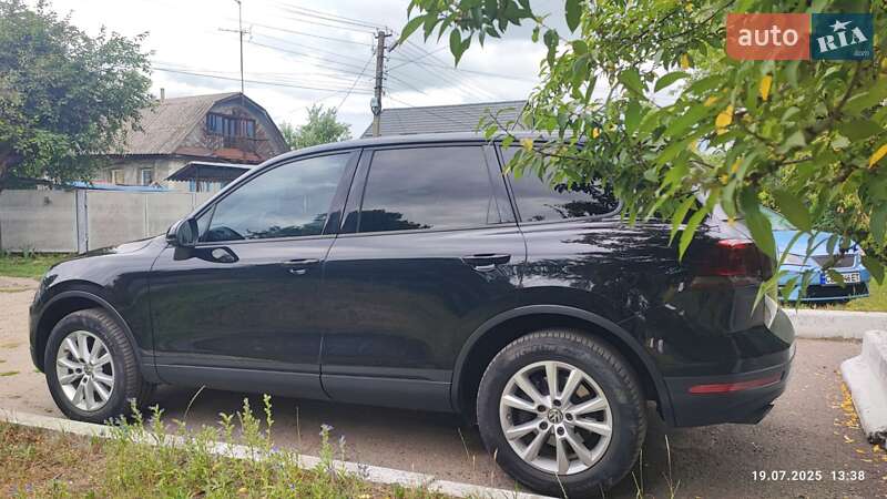 Внедорожник / Кроссовер Volkswagen Touareg 2016 в Нежине