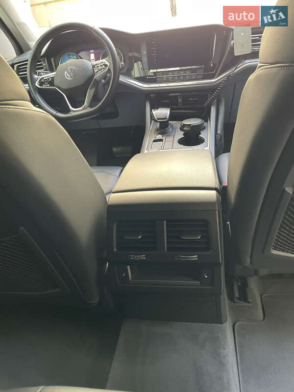 Внедорожник / Кроссовер Volkswagen Touareg 2020 в Ивано-Франковске фото 15 Внедорожник / Кроссовер Volkswagen Touareg 2020 в Ивано-Франковске