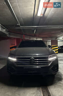 Позашляховик / Кросовер Volkswagen Touareg 2025 в Києві