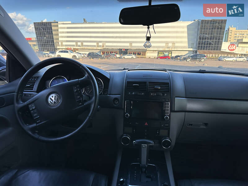 Внедорожник / Кроссовер Volkswagen Touareg 2009 в Житомире