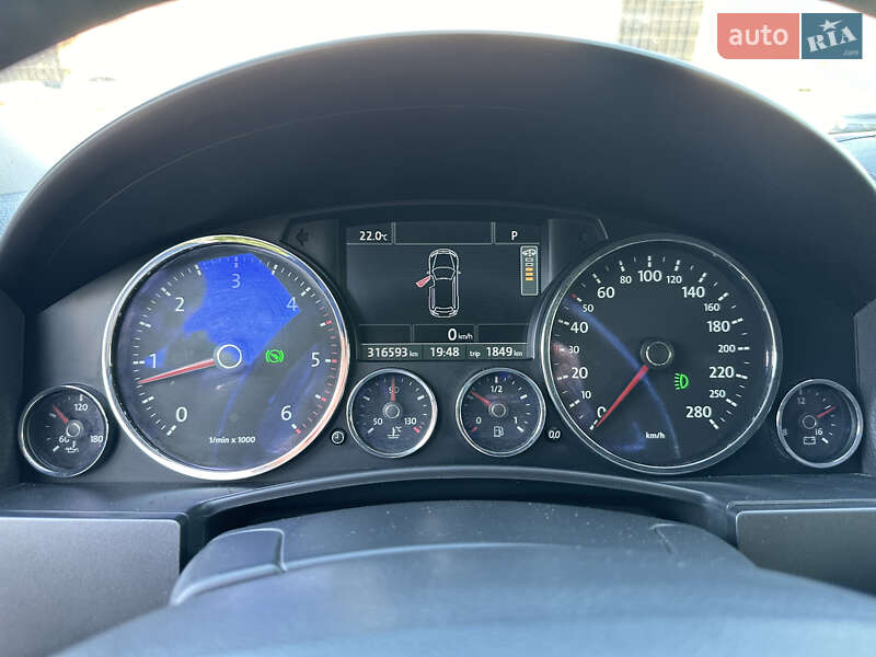 Внедорожник / Кроссовер Volkswagen Touareg 2009 в Житомире