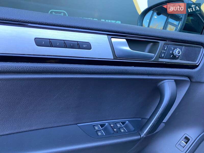 Внедорожник / Кроссовер Volkswagen Touareg 2014 в Хмельницком фото 13 Внедорожник / Кроссовер Volkswagen Touareg 2014 в Хмельницком