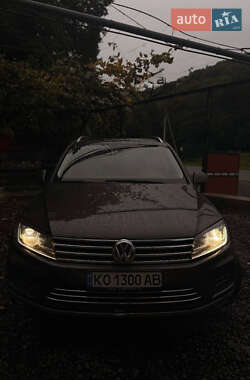 Внедорожник / Кроссовер Volkswagen Touareg 2016 в Виноградове