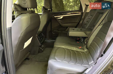 Внедорожник / Кроссовер Volkswagen Touareg 2019 в 