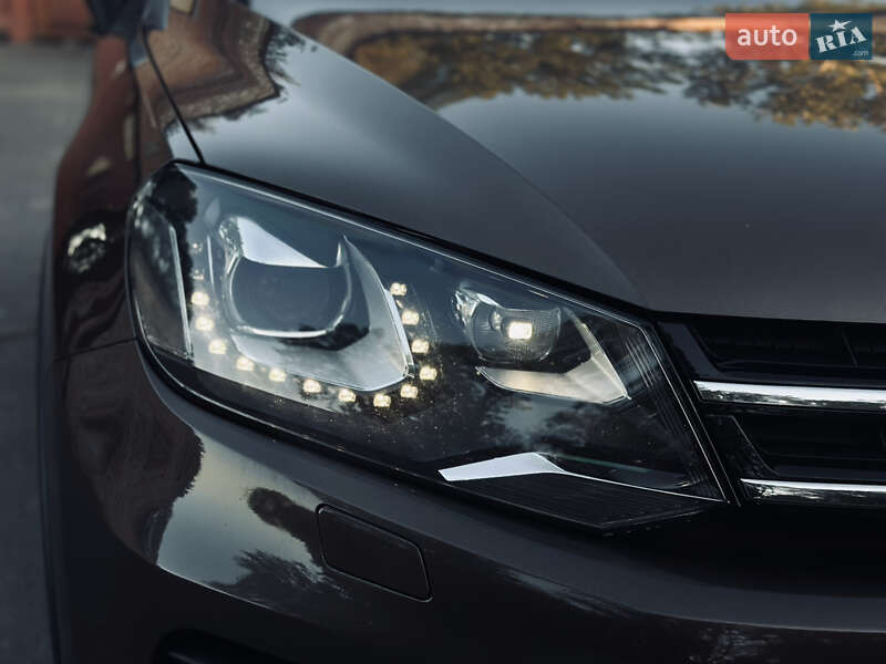 Позашляховик / Кросовер Volkswagen Touareg 2010 в Вінниці