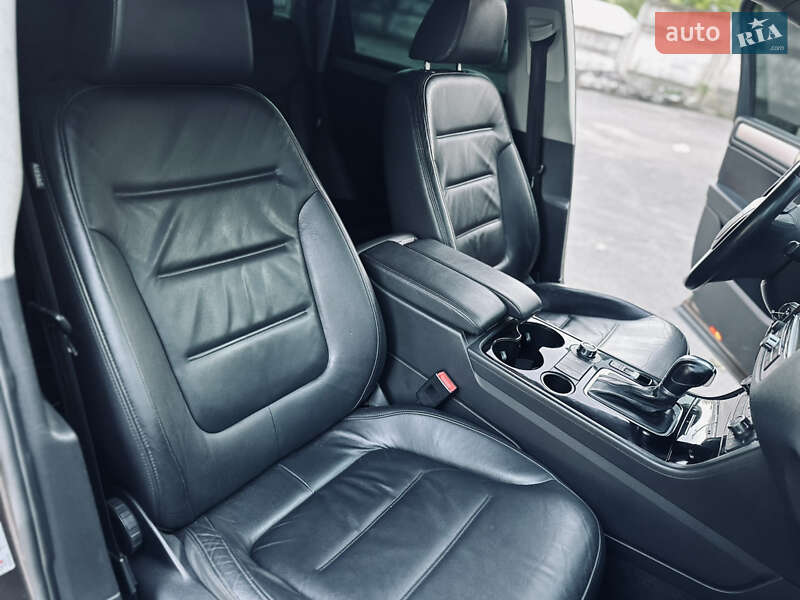 Позашляховик / Кросовер Volkswagen Touareg 2010 в Вінниці