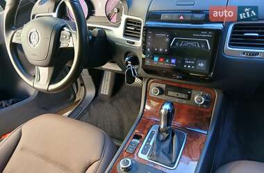 Внедорожник / Кроссовер Volkswagen Touareg 2012 в 