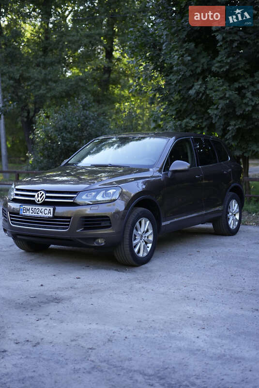 Внедорожник / Кроссовер Volkswagen Touareg 2010 в Сумах