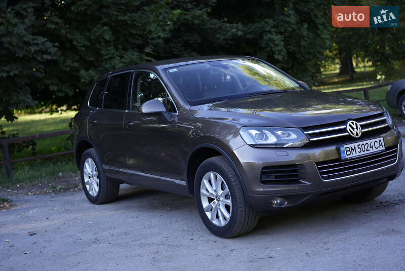 Внедорожник / Кроссовер Volkswagen Touareg 2010 в Сумах
