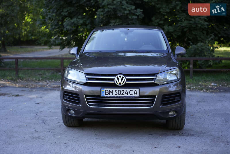 Внедорожник / Кроссовер Volkswagen Touareg 2010 в Сумах
