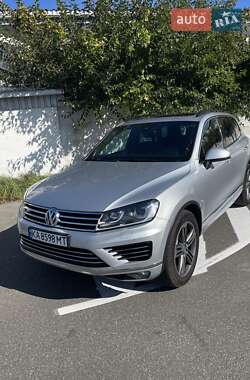 Внедорожник / Кроссовер Volkswagen Touareg 2015 в 