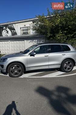 Внедорожник / Кроссовер Volkswagen Touareg 2015 в 