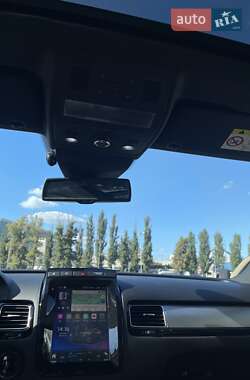Внедорожник / Кроссовер Volkswagen Touareg 2015 в 