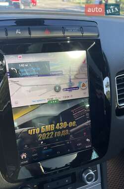 Внедорожник / Кроссовер Volkswagen Touareg 2015 в 