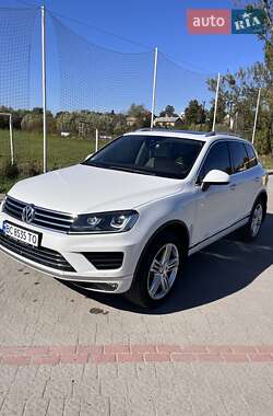 Внедорожник / Кроссовер Volkswagen Touareg 2016 в 