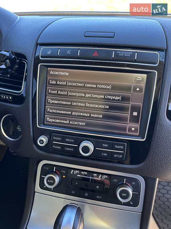 Внедорожник / Кроссовер Volkswagen Touareg 2016 в Львове