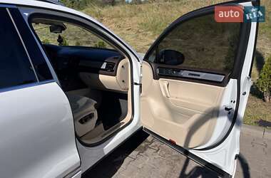 Внедорожник / Кроссовер Volkswagen Touareg 2016 в 