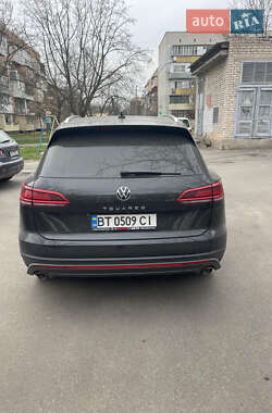 Внедорожник / Кроссовер Volkswagen Touareg 2020 в Николаеве