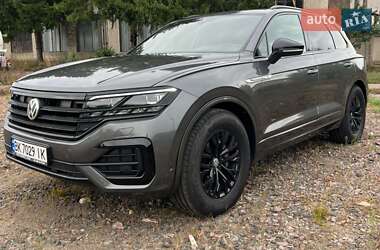 Внедорожник / Кроссовер Volkswagen Touareg 2019 в Ровно