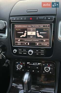 Позашляховик / Кросовер Volkswagen Touareg 2014 в  фото 45 Позашляховик / Кросовер Volkswagen Touareg 2014 в