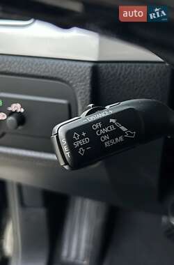 Позашляховик / Кросовер Volkswagen Touareg 2014 в  фото 53 Позашляховик / Кросовер Volkswagen Touareg 2014 в