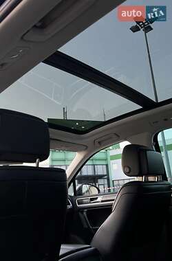 Позашляховик / Кросовер Volkswagen Touareg 2014 в  фото 62 Позашляховик / Кросовер Volkswagen Touareg 2014 в
