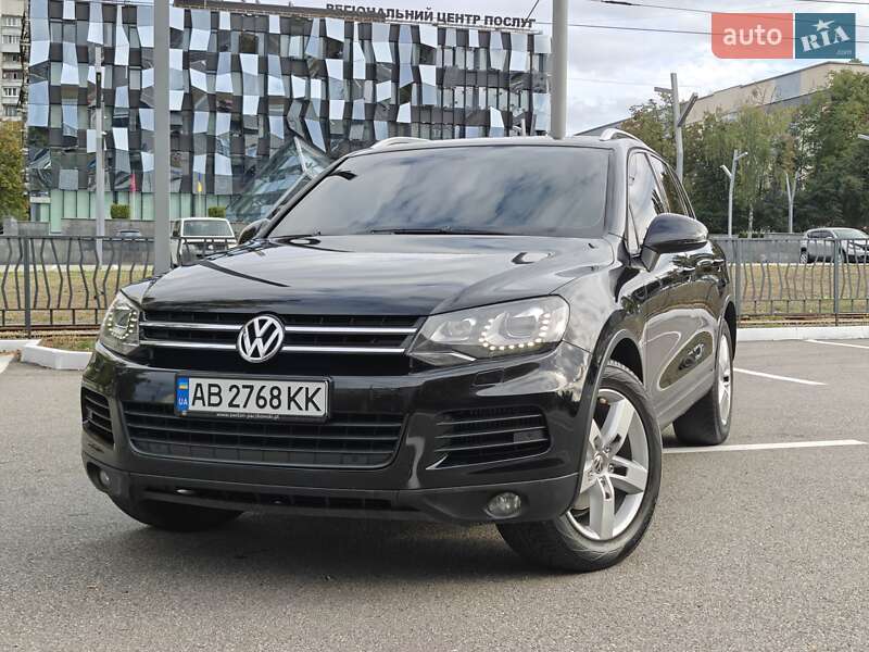 Внедорожник / Кроссовер Volkswagen Touareg 2010 в Харькове