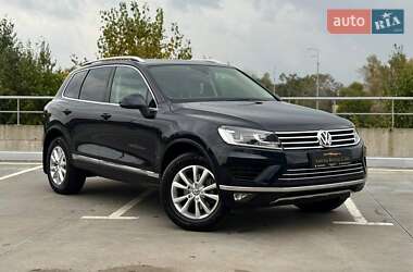 Внедорожник / Кроссовер Volkswagen Touareg 2015 в Киеве