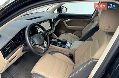 Внедорожник / Кроссовер Volkswagen Touareg 2022 в 