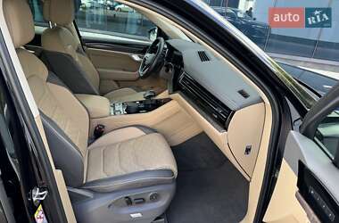 Внедорожник / Кроссовер Volkswagen Touareg 2022 в 
