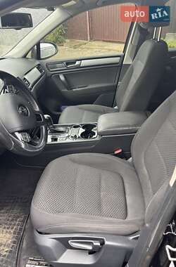 Внедорожник / Кроссовер Volkswagen Touareg 2013 в 