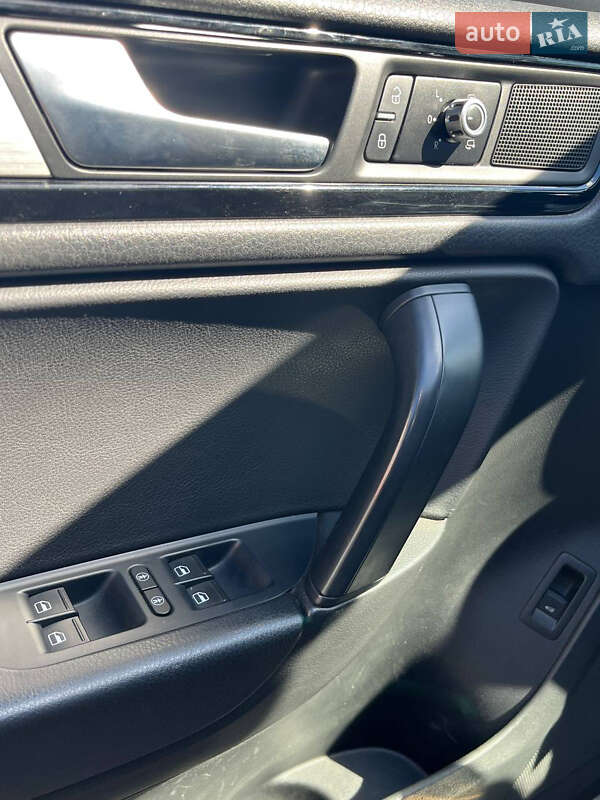 Внедорожник / Кроссовер Volkswagen Touareg 2010 в Кривом Роге фото 19 Внедорожник / Кроссовер Volkswagen Touareg 2010 в Кривом Роге