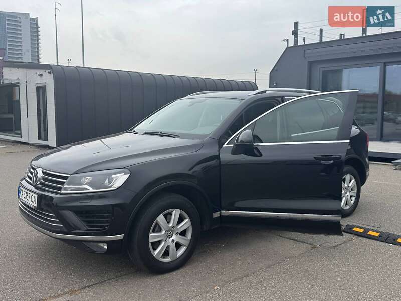 Внедорожник / Кроссовер Volkswagen Touareg 2017 в Киеве