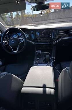 Внедорожник / Кроссовер Volkswagen Touareg 2021 в 