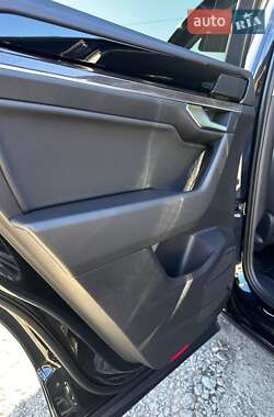 Внедорожник / Кроссовер Volkswagen Touareg 2021 в 