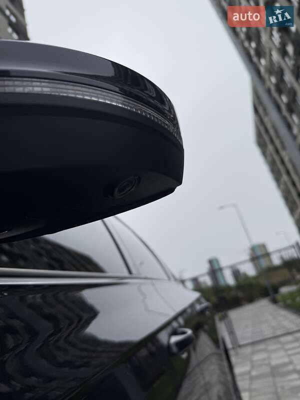 Внедорожник / Кроссовер Volkswagen Touareg 2021 в Киеве